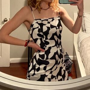 LA Hearts PacSun abstract black and white print backless mini dress